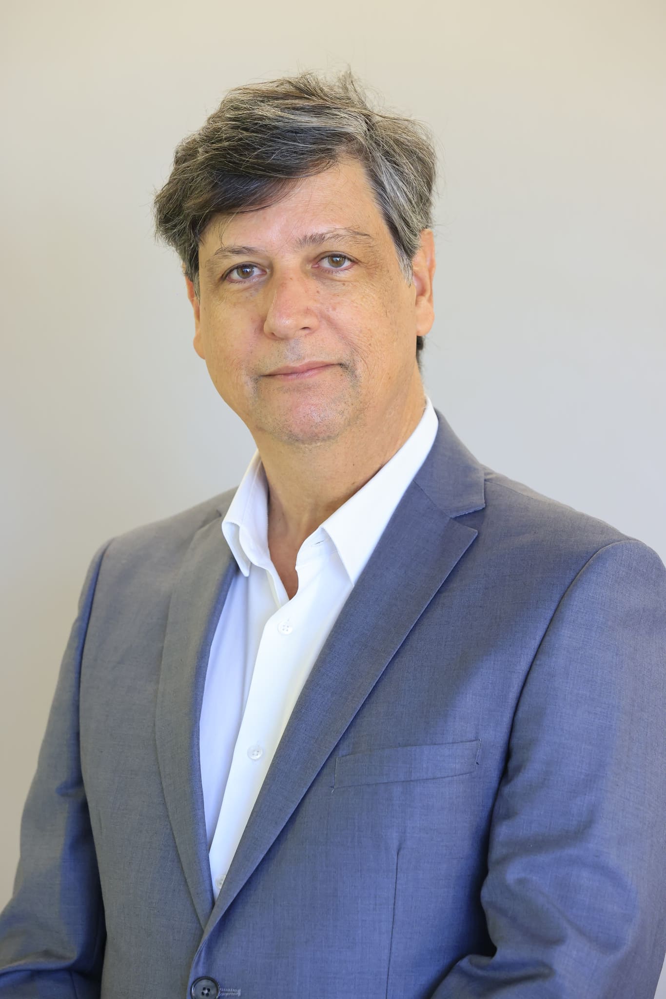 http://Antônio%20José%20Rabello%20Ferreira