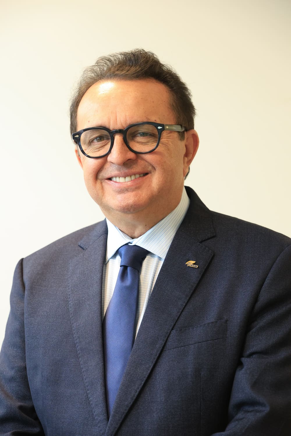 http://Edmilson%20Pereira%20de%20Assis